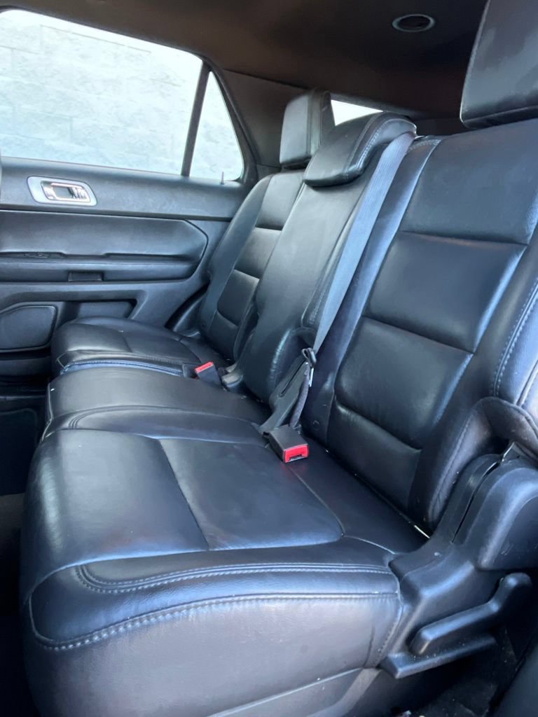 Used 2014 Ford Explorer XLT w/ Equipment Group 202A AWD/4WD image 21