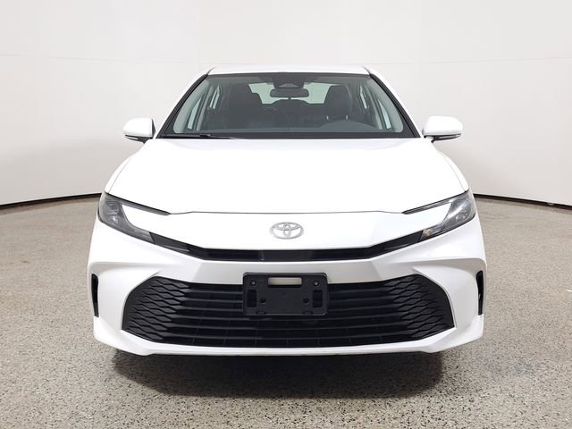 Used 2025 Toyota Camry LE image 3
