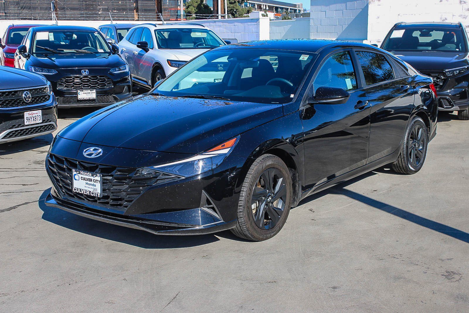 Used 2023 Hyundai Elantra Blue image 3