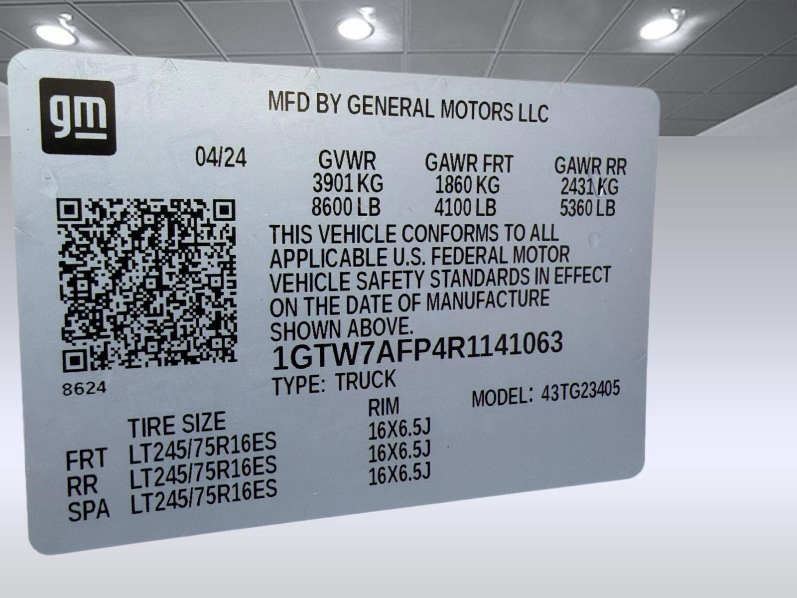 Certified 2024 GMC Savana 2500 w/ Driver Convenience Package image 18