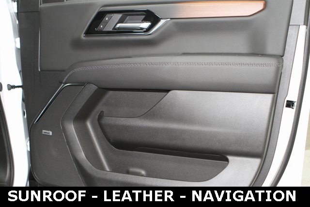 New 2025 GMC Yukon XL Denali w/ Sun & Power Step Package image 22