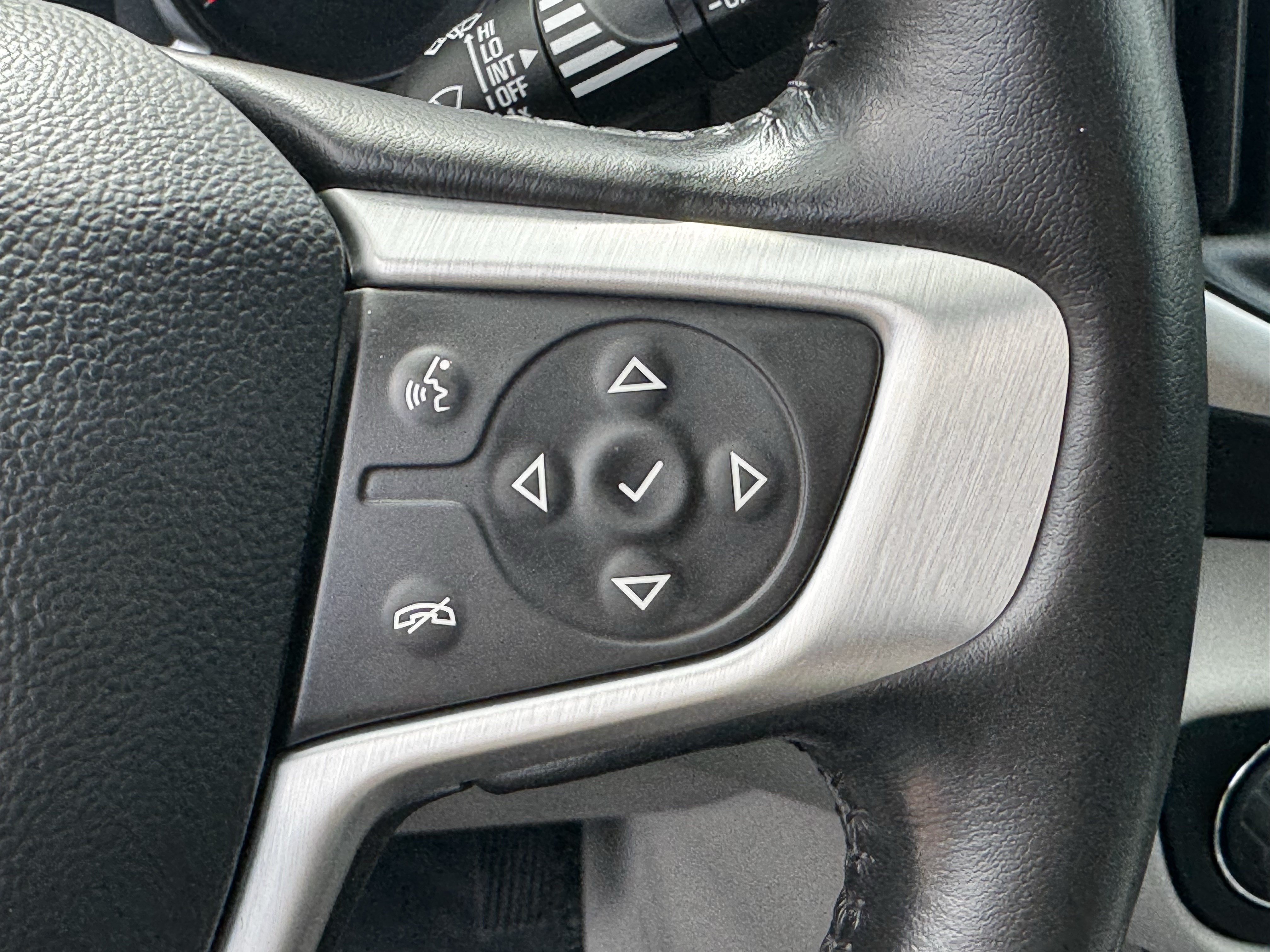 Used 2020 GMC Terrain SLT w/ Preferred Package FWD image 23