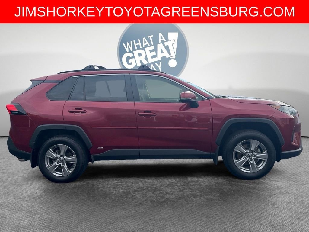 Used 2022 Toyota RAV4 LE AWD/4WD image 2