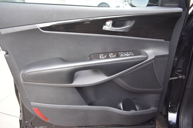 Used 2019 Kia Sorento L image 16