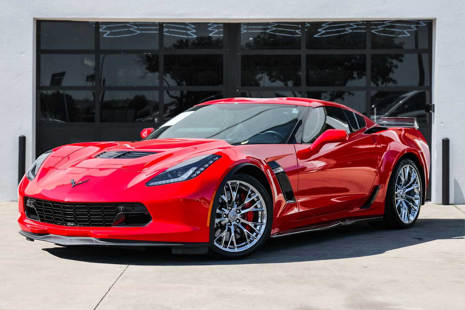 Used 2016 Chevrolet Corvette Z06 w/ 2LZ Preferred Equipment Group RWD image 1