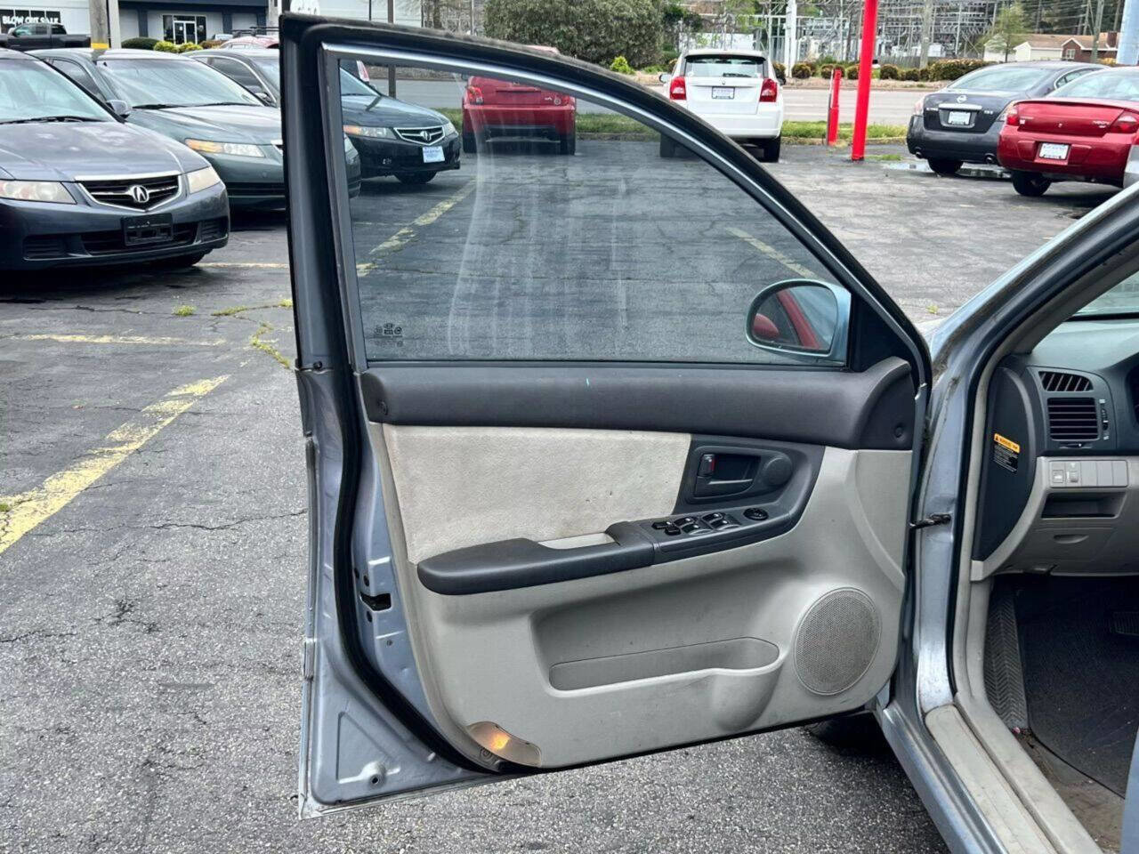 Used 2005 Kia Spectra LX image 8