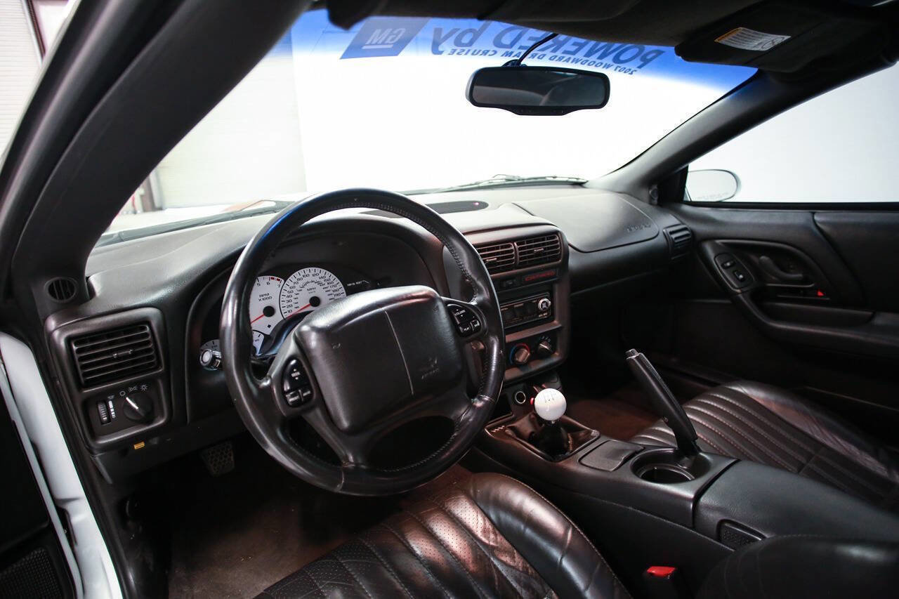 Used 2000 Chevrolet Camaro Z28 w/ SS Performance/Appearance Pkg image 18