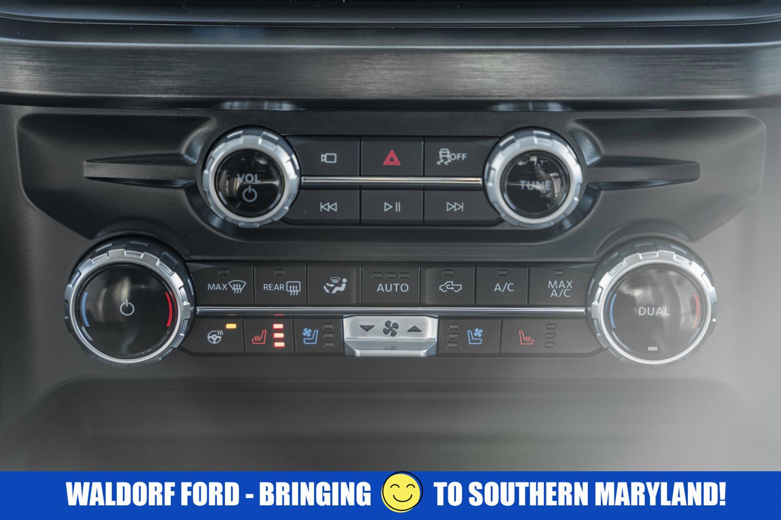 Used 2025 Ford F350 Lariat w/ Chrome Package image 30