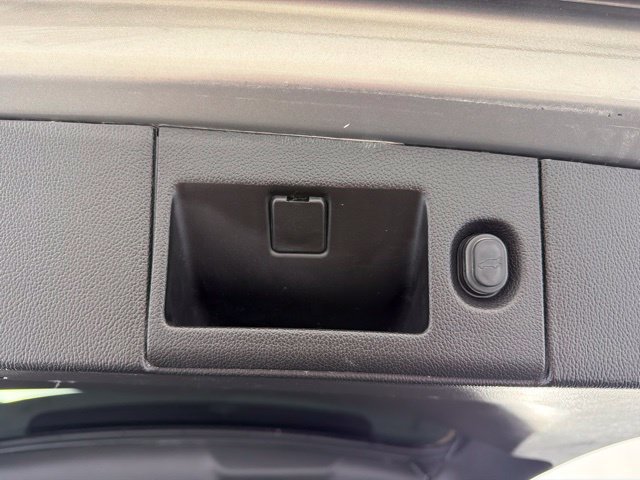 Used 2018 Chevrolet Suburban LT AWD/4WD image 29