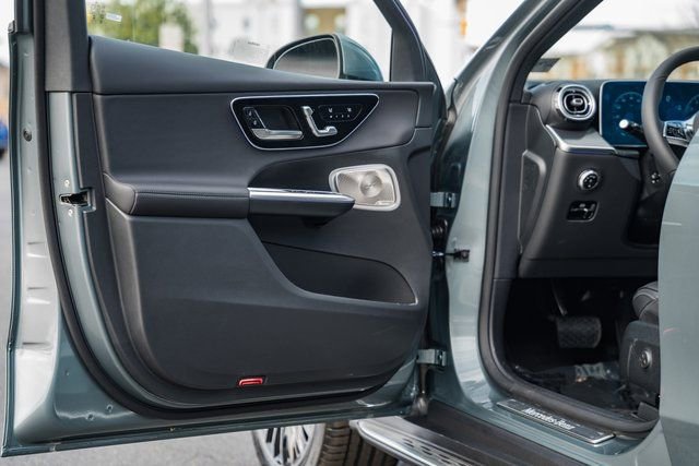 New 2026 Mercedes-Benz GLC 300 4MATIC image 37