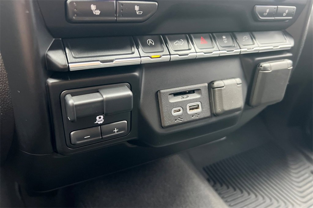 Used 2019 Chevrolet Silverado 1500 LT w/ All-Star Edition image 31