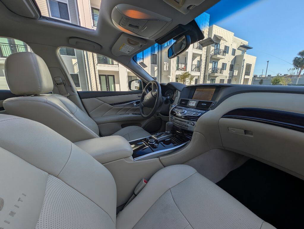Used 2012 INFINITI M37 w/ Premium Pkg image 24