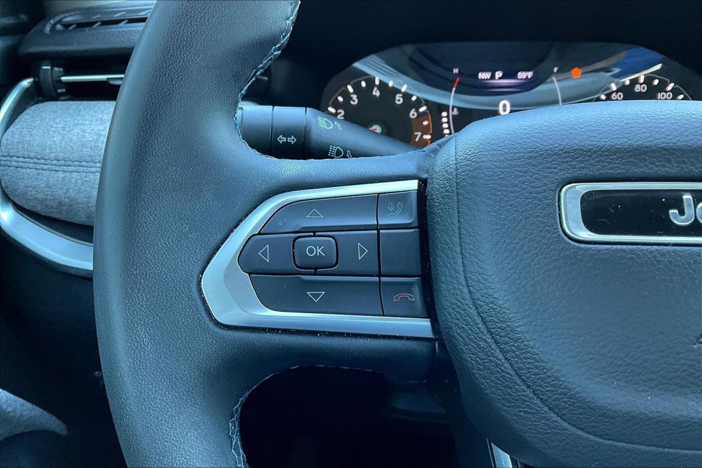 Used 2022 Jeep Compass Latitude FWD image 9