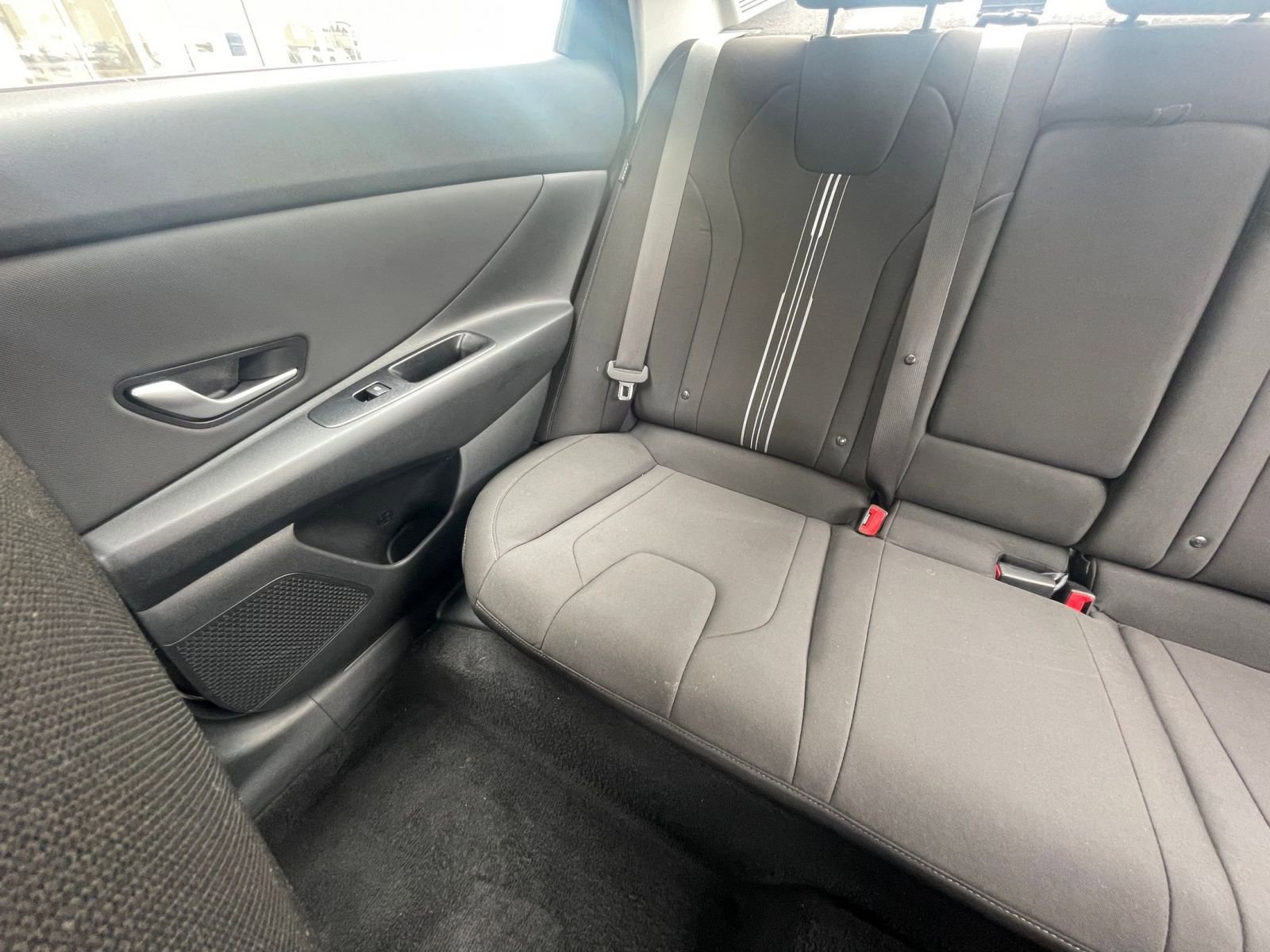 Used 2025 Hyundai Elantra SEL FWD image 38