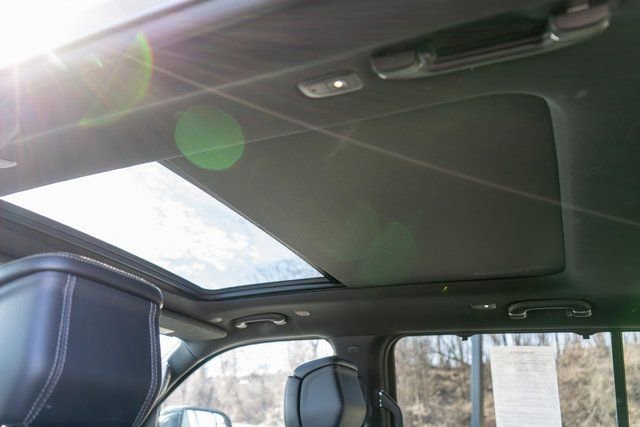 Used 2023 Jeep Grand Wagoneer 4WD w/ Flexible Seating Group image 17