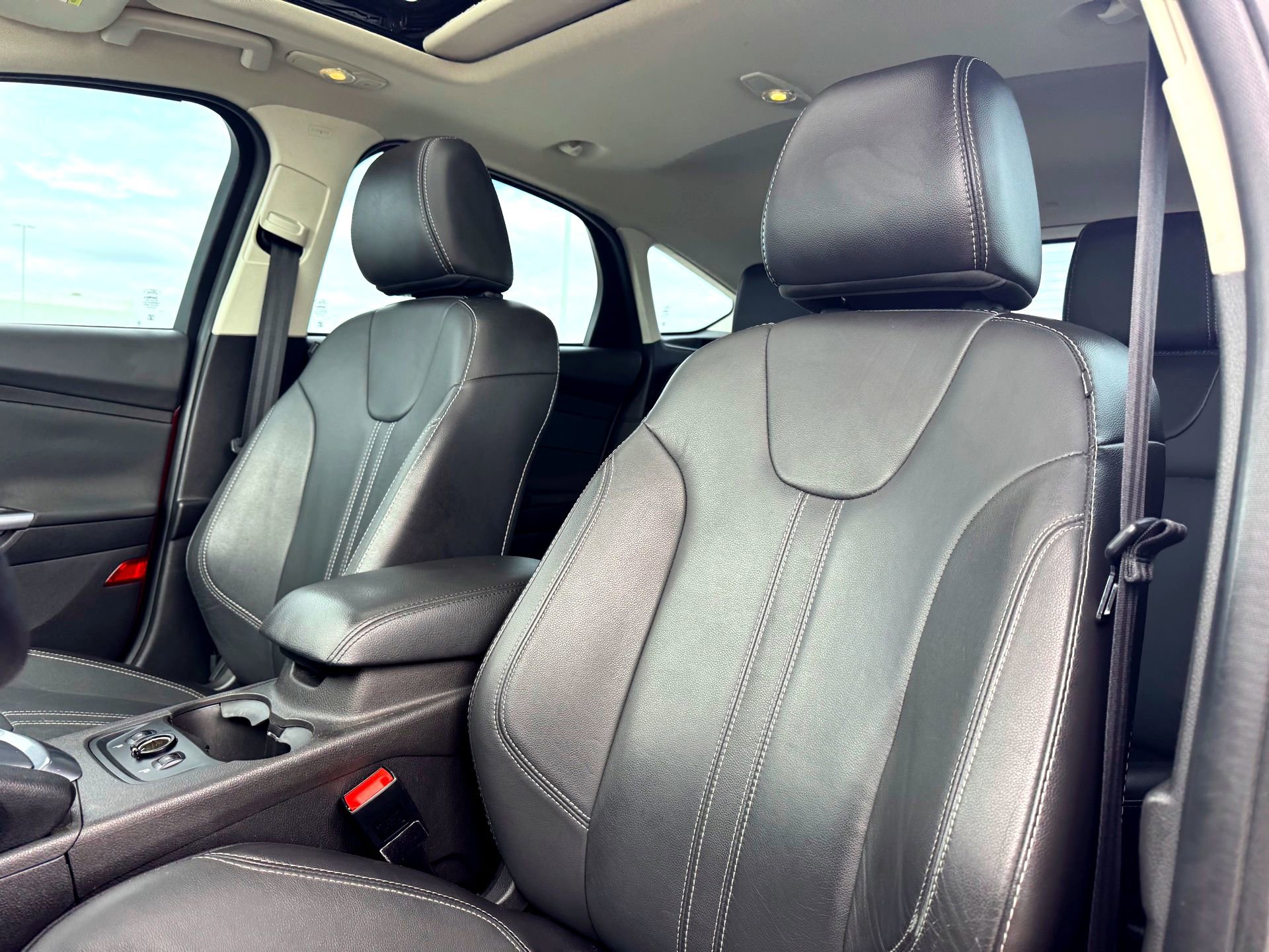 Used 2014 Ford Focus Titanium image 14