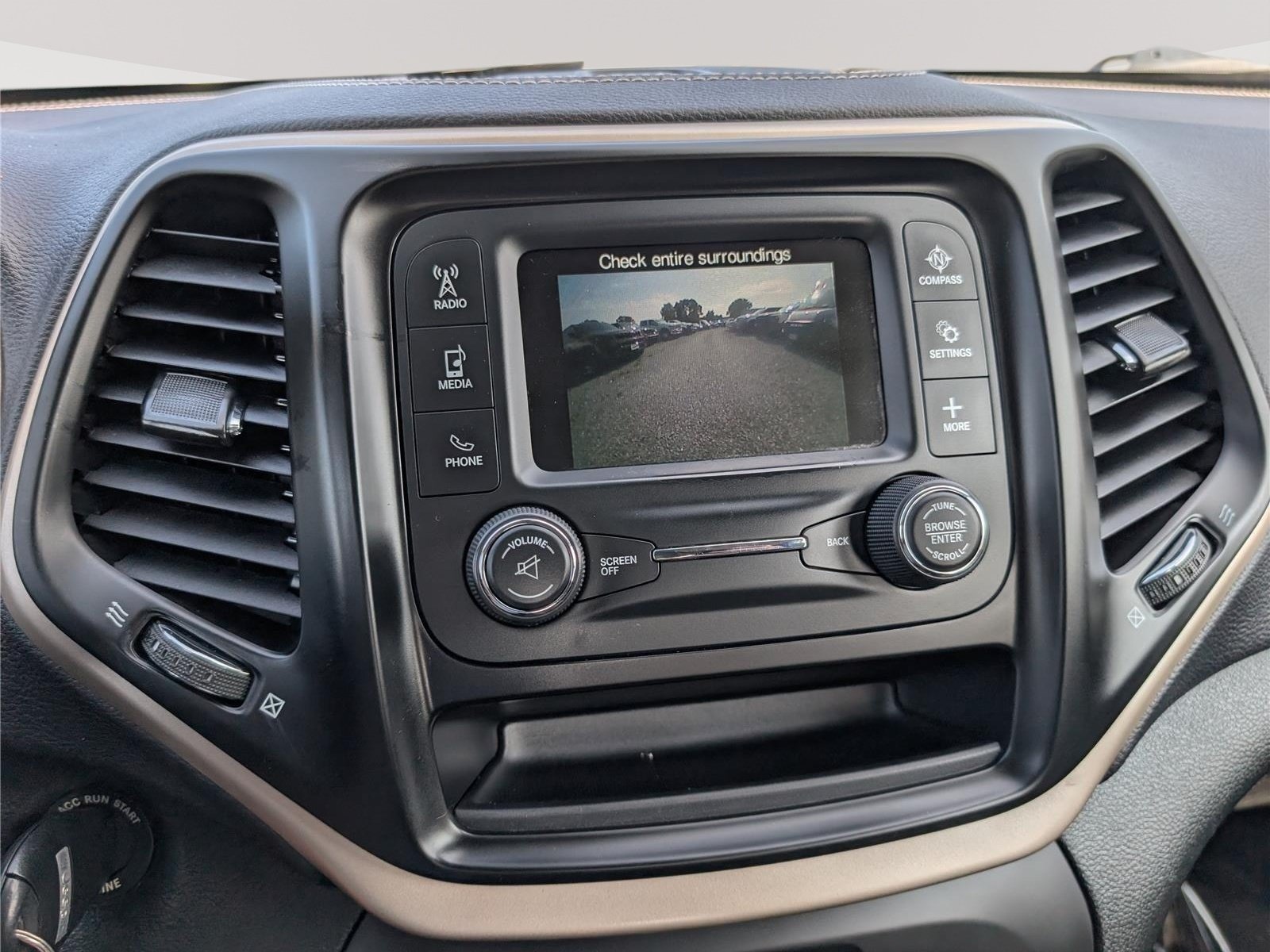 Used 2015 Jeep Cherokee Sport AWD/4WD image 26