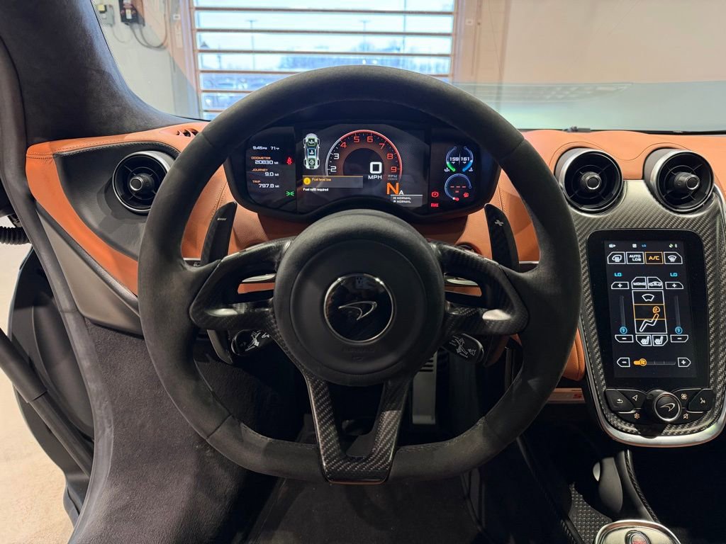 Used 2016 McLaren 570S Coupe image 28