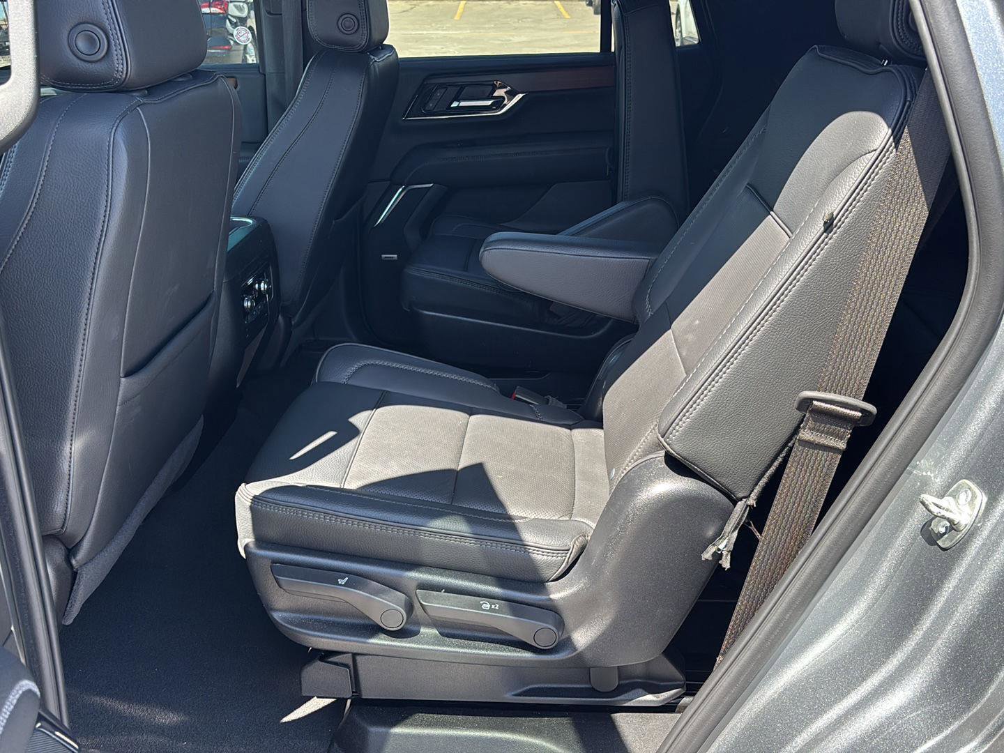 Used 2025 GMC Yukon Denali image 15
