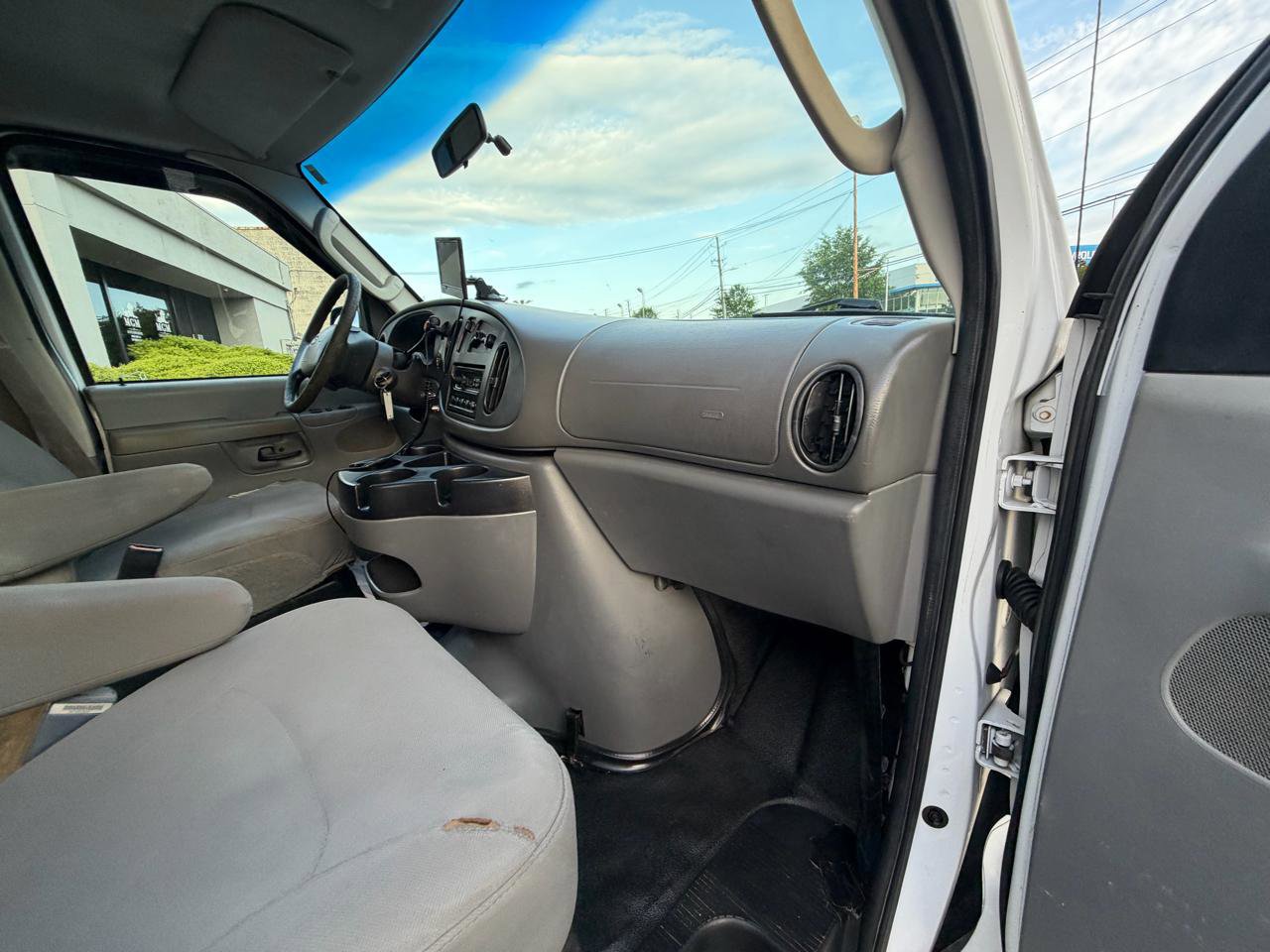 Used 2007 Ford E-250 and Econoline 250 RWD image 35