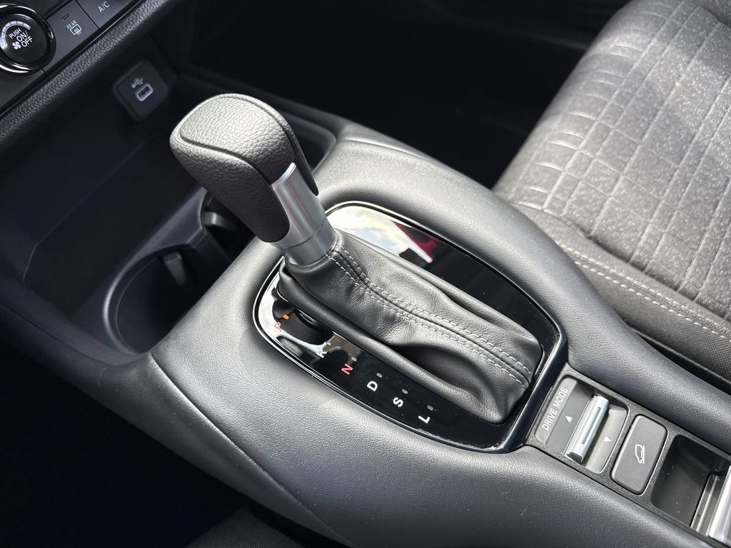 Certified 2025 Honda HR-V LX image 29