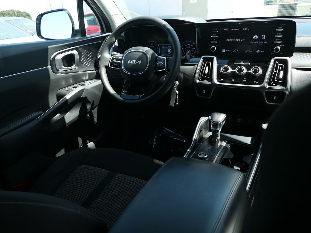 Used 2023 Kia Sorento LX FWD image 24