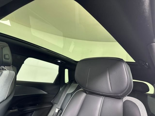 Used 2024 Cadillac Lyriq Tech image 12