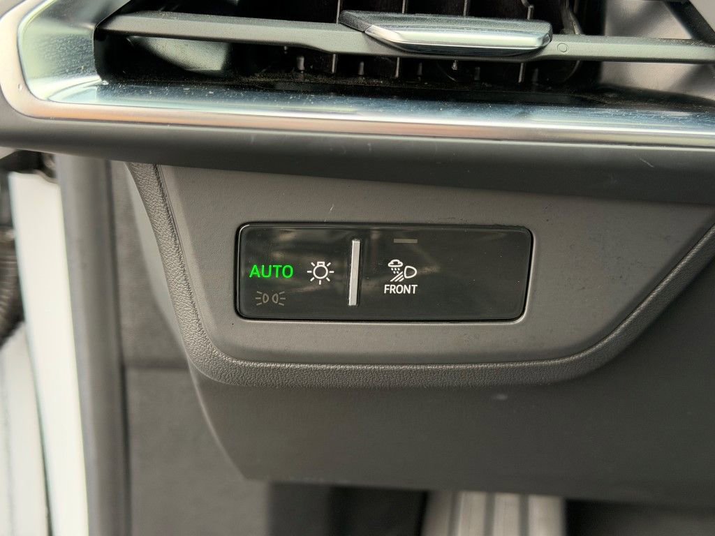 Certified 2022 Audi RS e-tron GT w/ Year 1 Package image 36