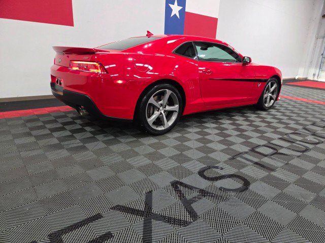 Used 2015 Chevrolet Camaro SS w/ Commemorative Special Edition RWD image 24