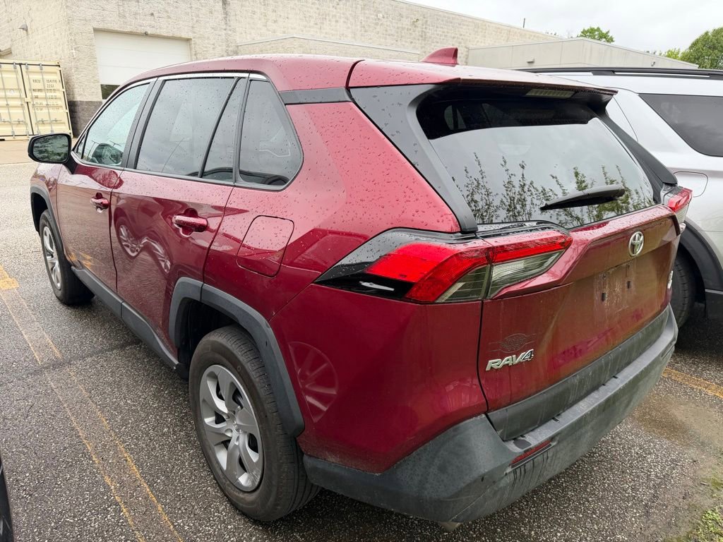 Used 2023 Toyota RAV4 LE AWD/4WD image 2
