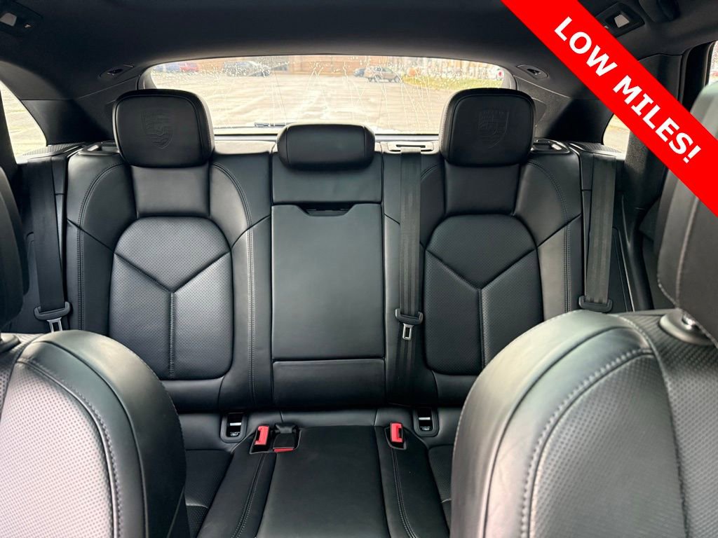 Used 2018 Porsche Macan Base image 20