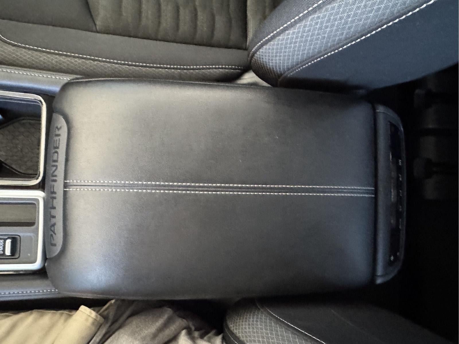 Used 2025 Nissan Pathfinder SV FWD image 19