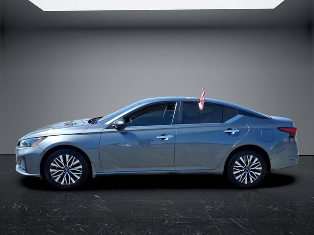 Used 2024 Nissan Altima 2.5 SV AWD/4WD image 6