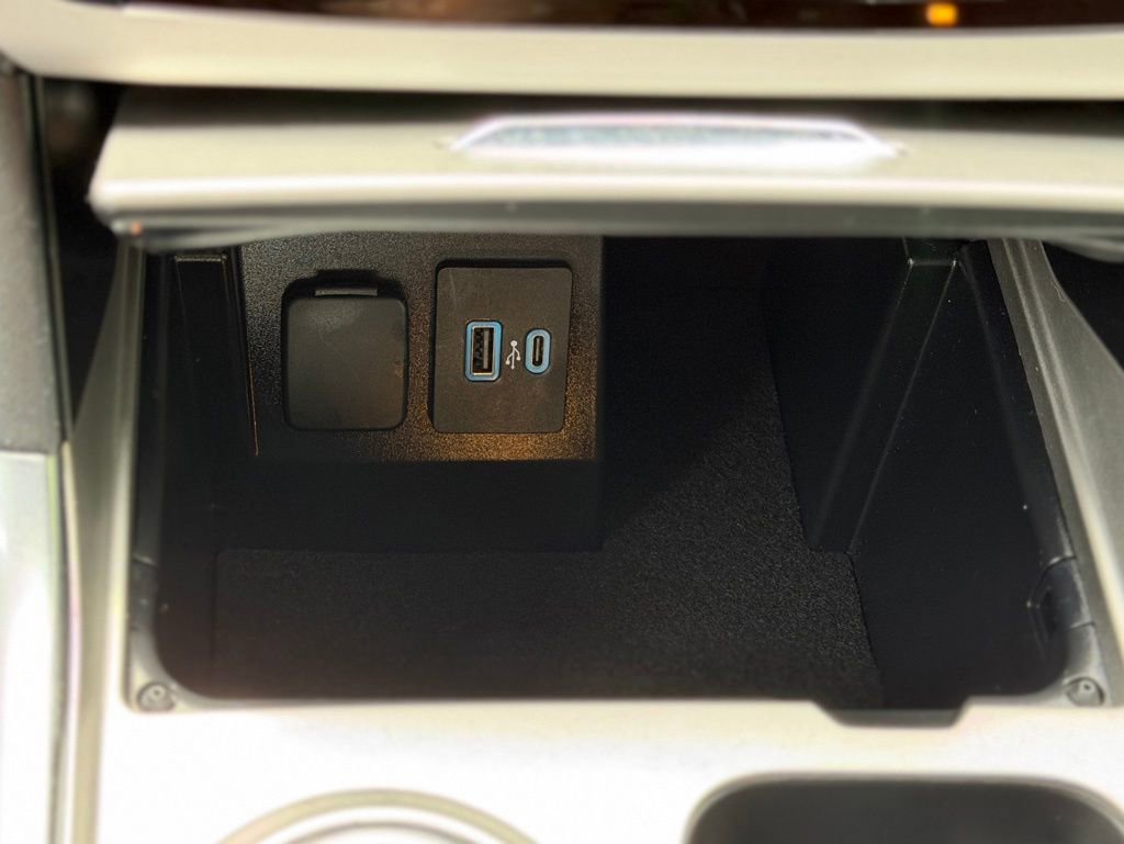 Used 2023 Ford Explorer XLT w/ Equipment Group 202A AWD/4WD image 18