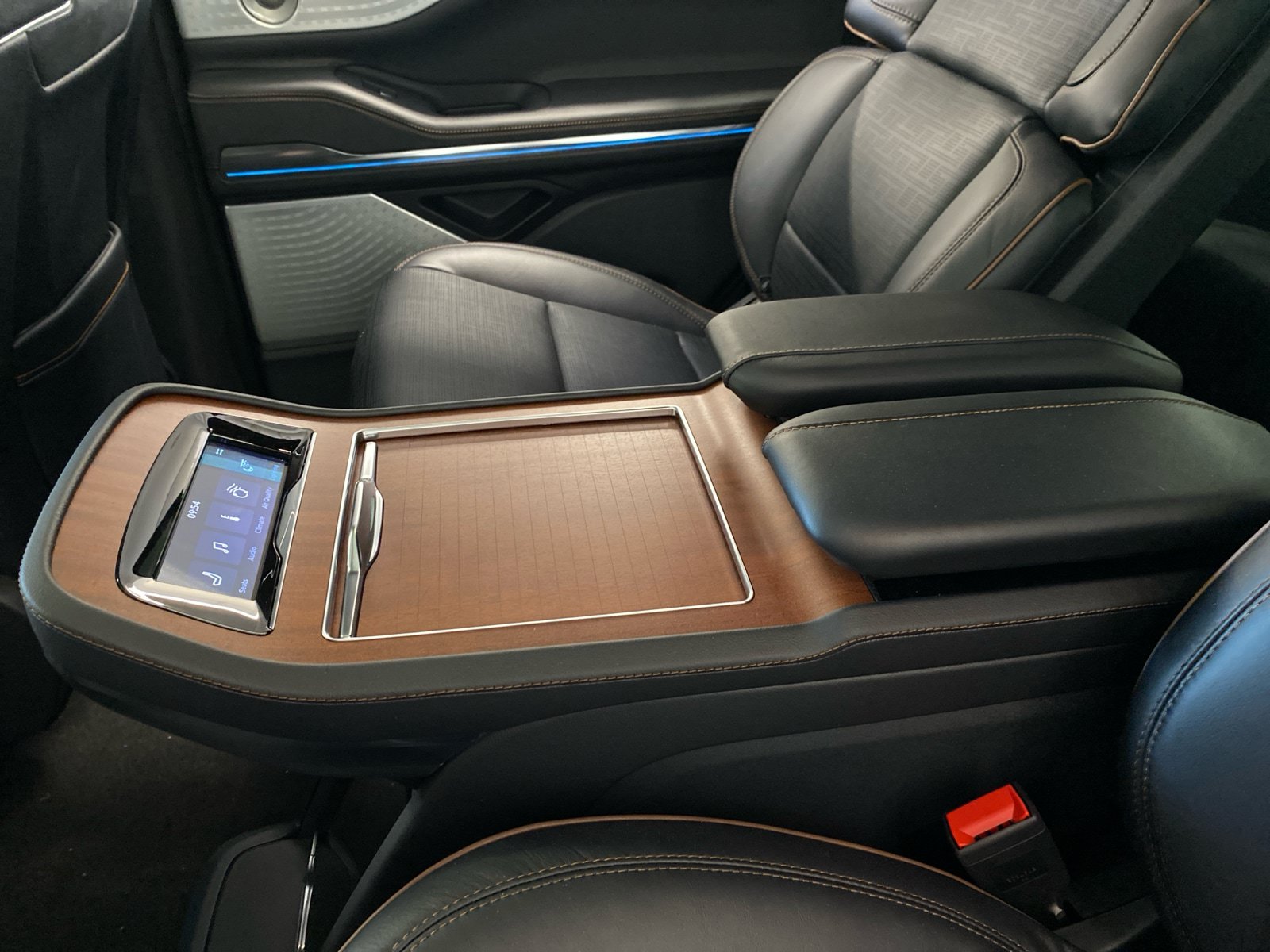 New 2026 Lincoln Navigator Black Label AWD/4WD image 13