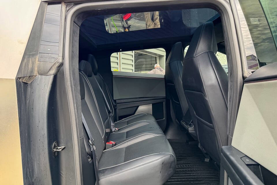 Used 2024 Tesla Cybertruck AWD Crew Cab image 13