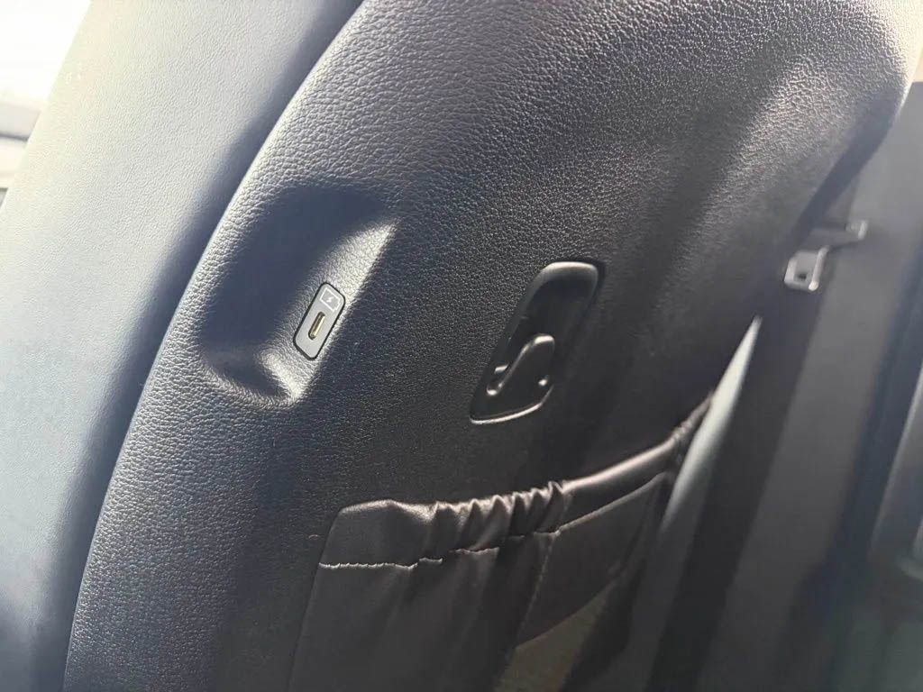 Used 2024 Kia Telluride LX image 32