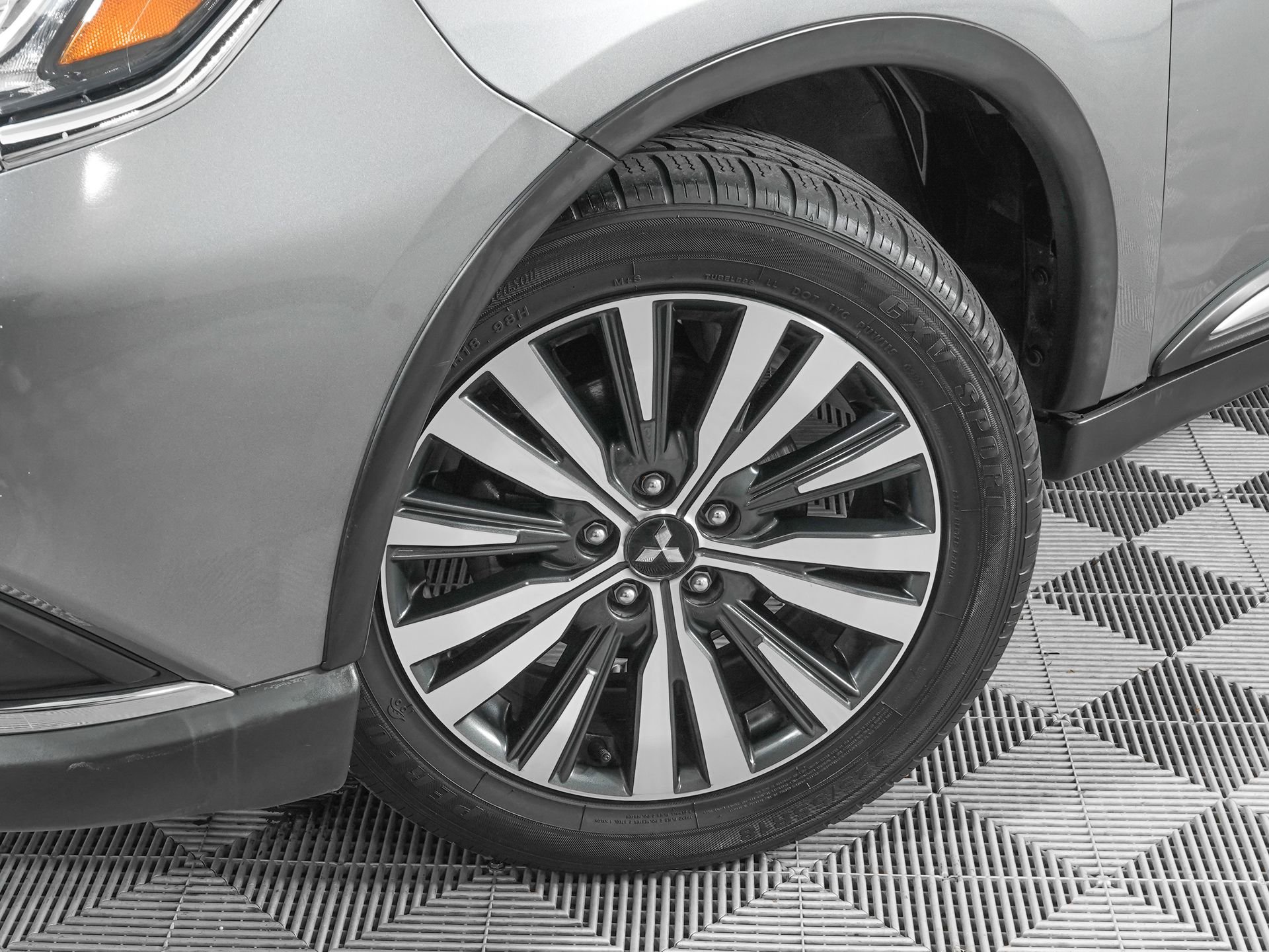 Used 2020 Mitsubishi Outlander SEL image 30