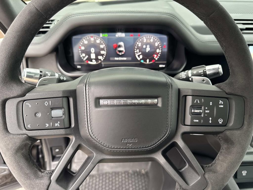 Certified 2022 Land Rover Defender 90 V8 AWD/4WD image 24
