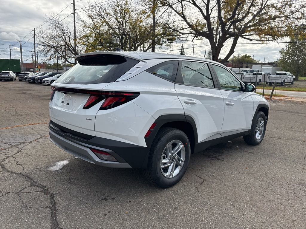 New 2026 Hyundai Tucson SE image 7