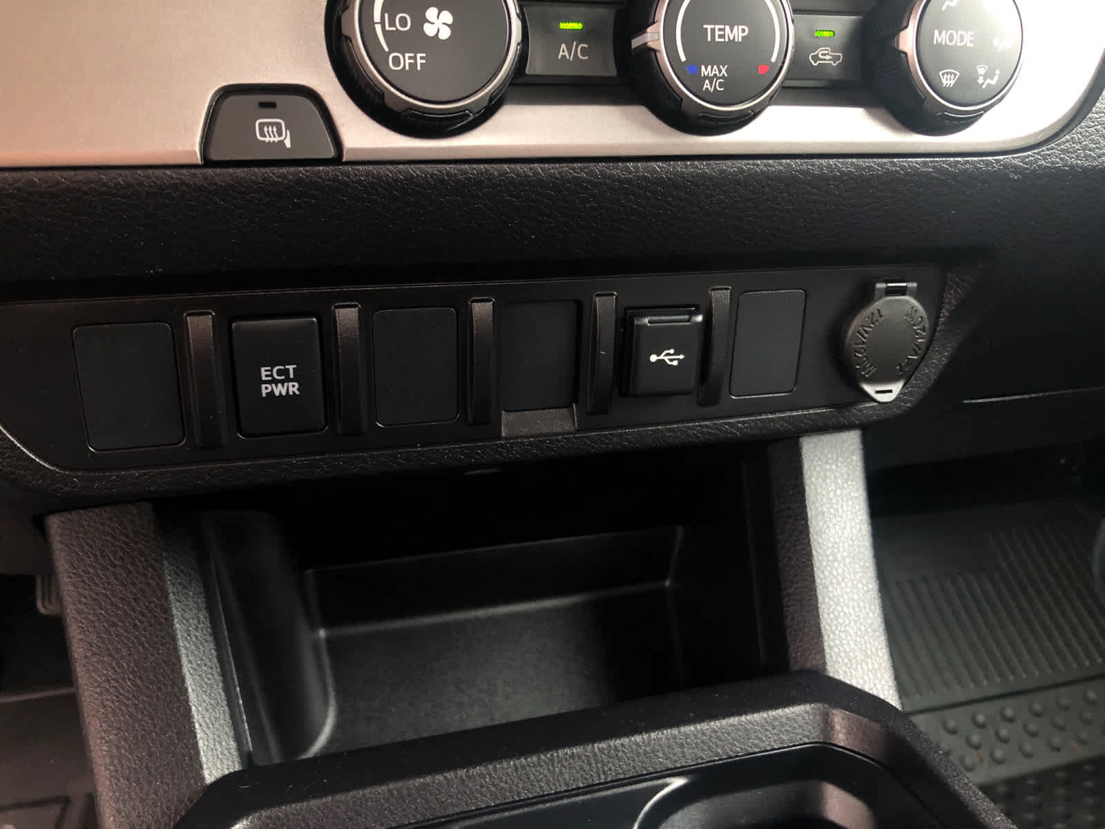 Used 2022 Toyota Tacoma SR RWD image 15