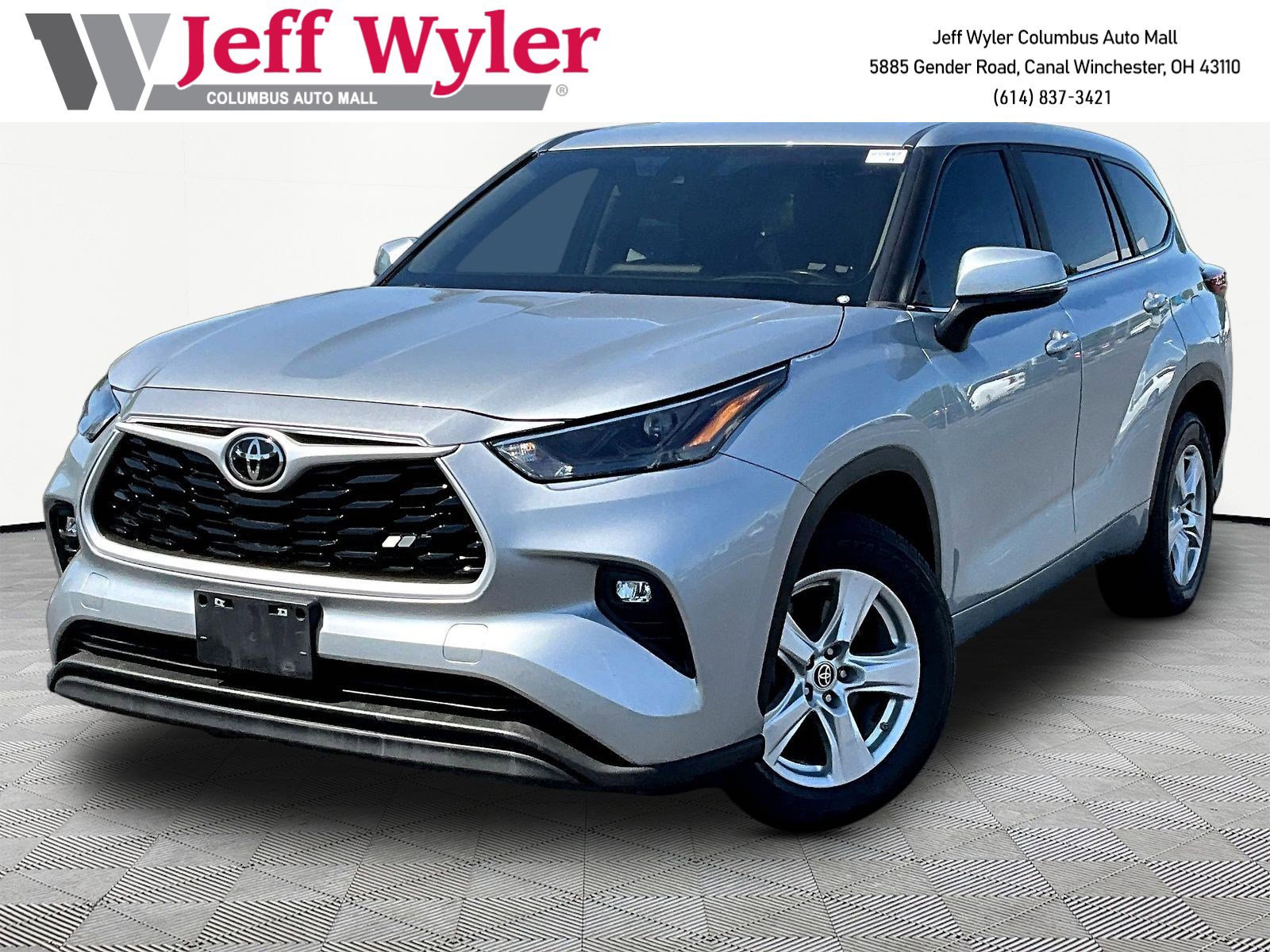 Used 2023 Toyota Highlander LE