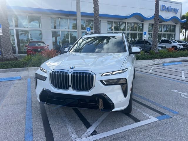 Used 2023 BMW X7 xDrive40i w/ M Sport Package image 1