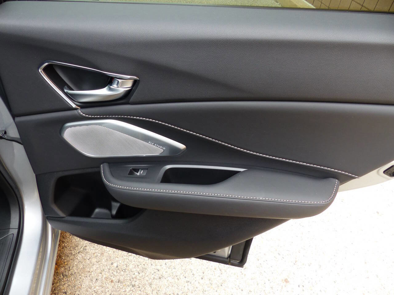 Used 2025 Acura RDX SH-AWD w/ Technology Package image 28