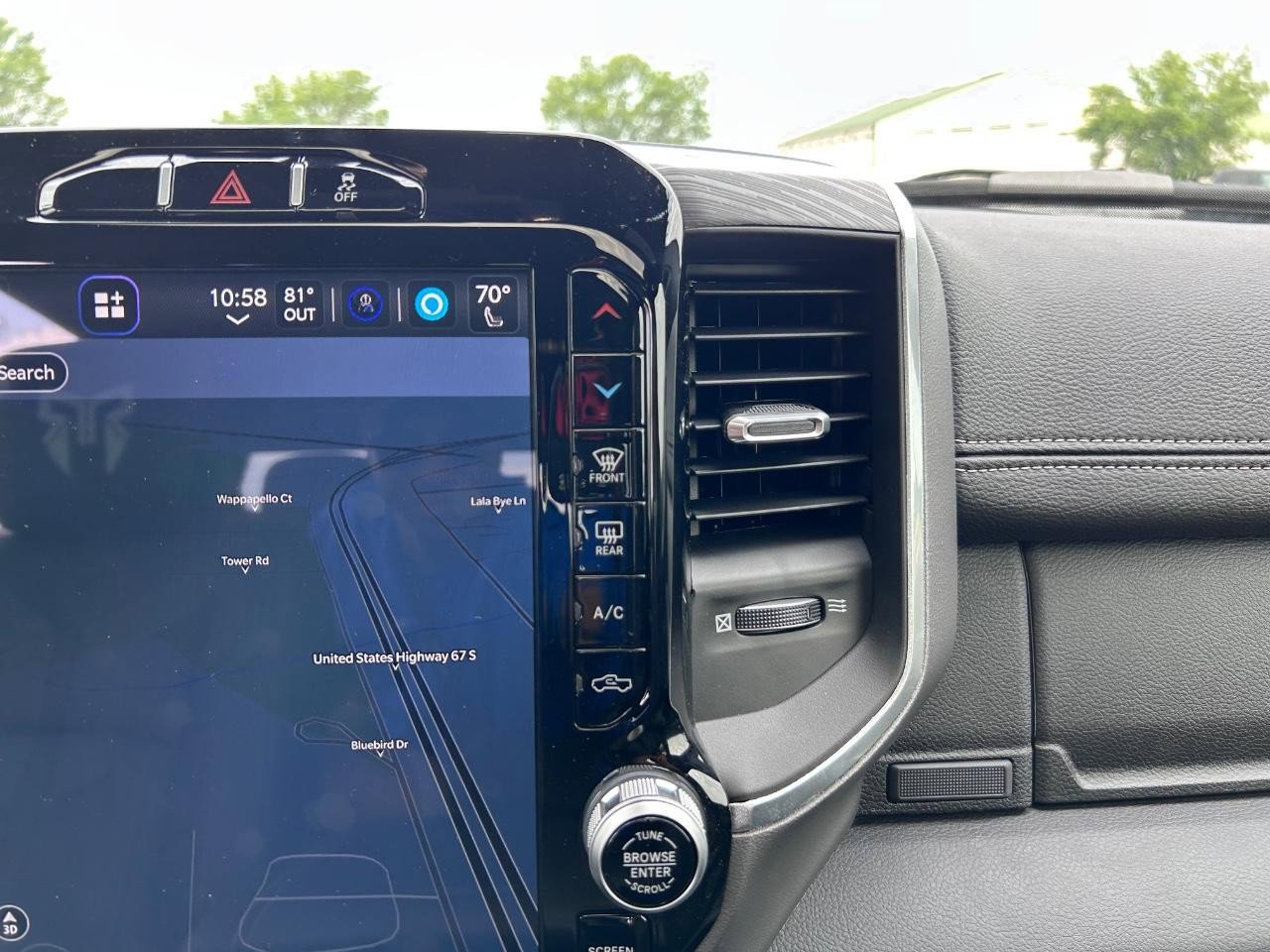 Used 2024 RAM 2500 Laramie w/ Sport Appearance Package image 17