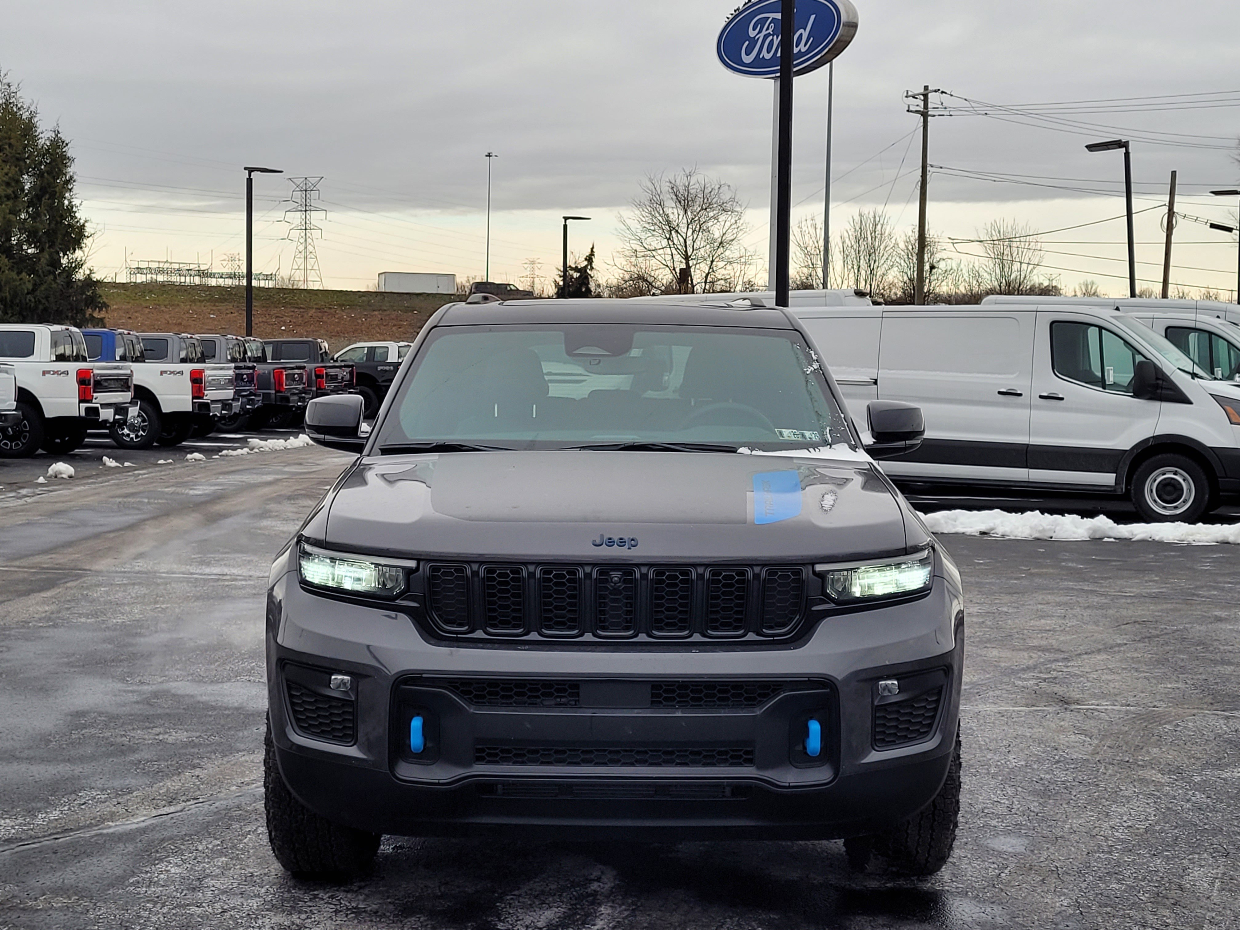 Used 2024 Jeep Grand Cherokee Trailhawk image 9