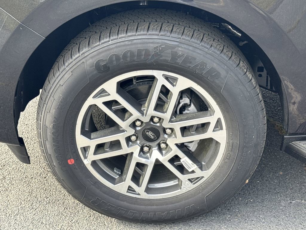 New 2026 Ford Expedition Max Active RWD image 11