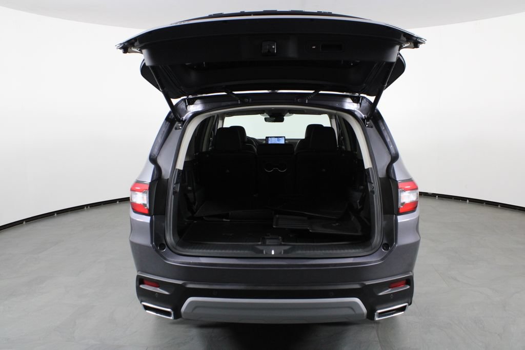 Used 2025 Honda Pilot Touring image 16