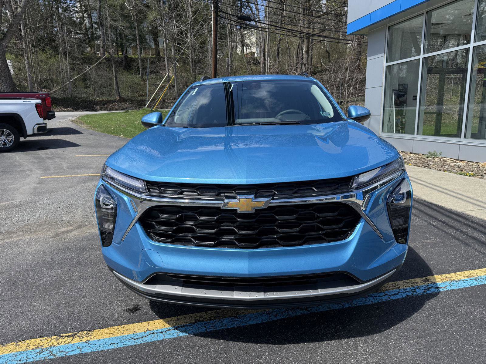 New 2026 Chevrolet Trax LT FWD image 2