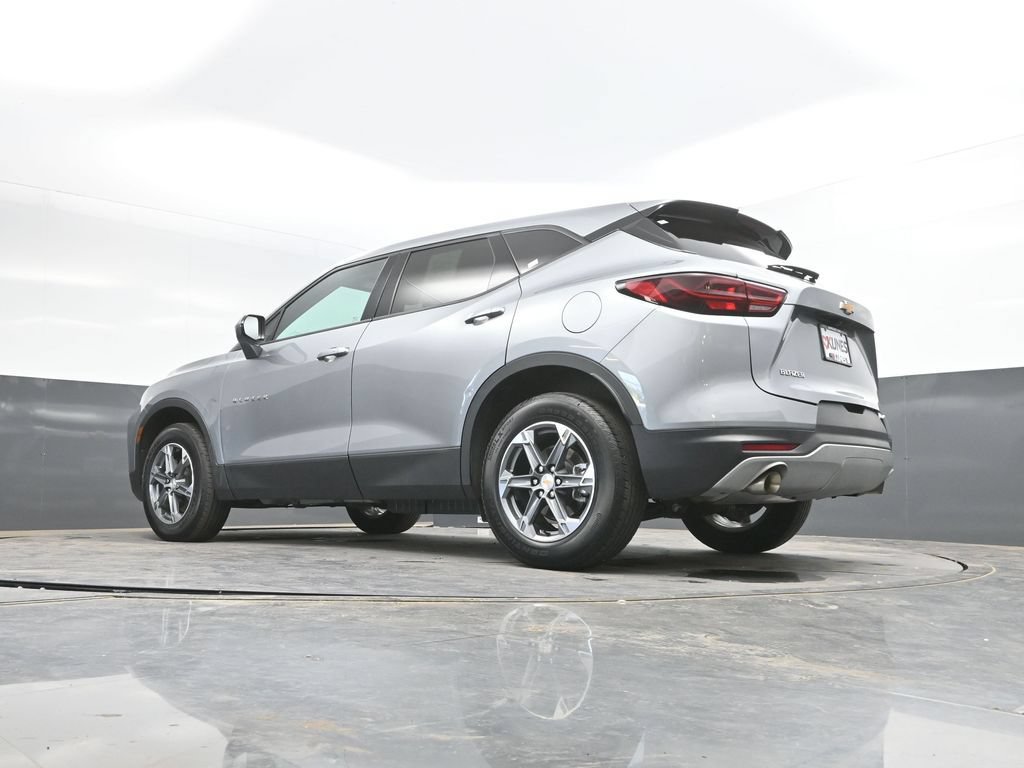 Used 2025 Chevrolet Blazer LT FWD image 33